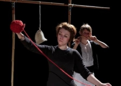 Helios-Theater: "Am Faden entlang"