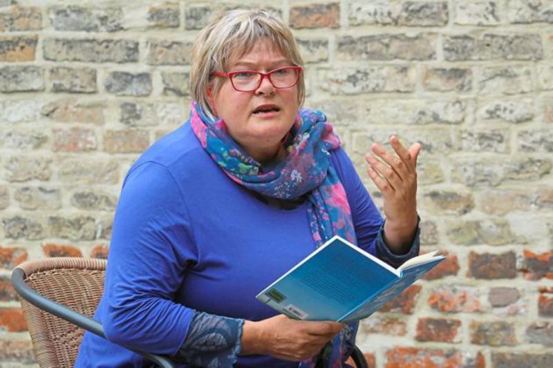 Frau Wolle und der Duft von Schokolade