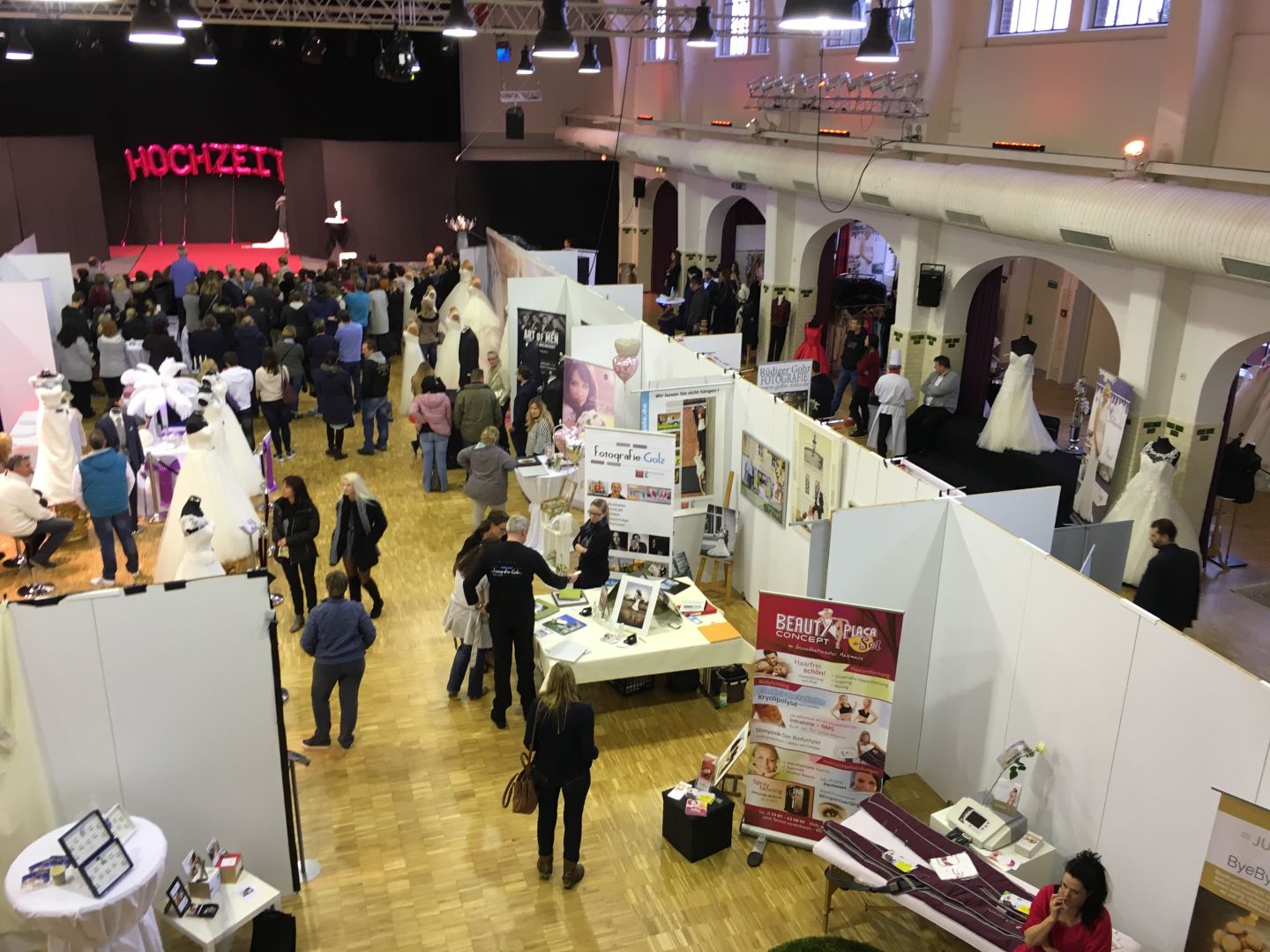 Braut- und Festmodenmesse