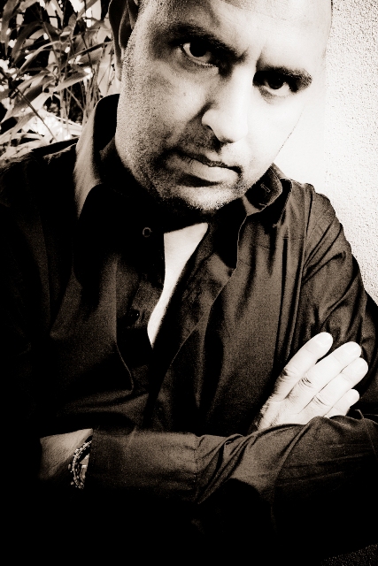 Serdar Somuncu „H2 Universe - Die Machtergreifung“